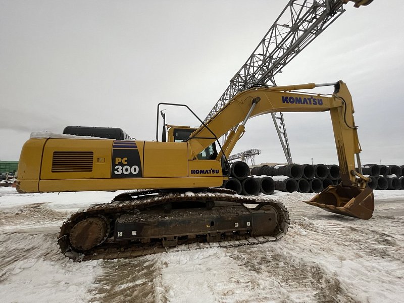 Гусеничный экскаватор Komatsu PC300-8M0 (Y301796)