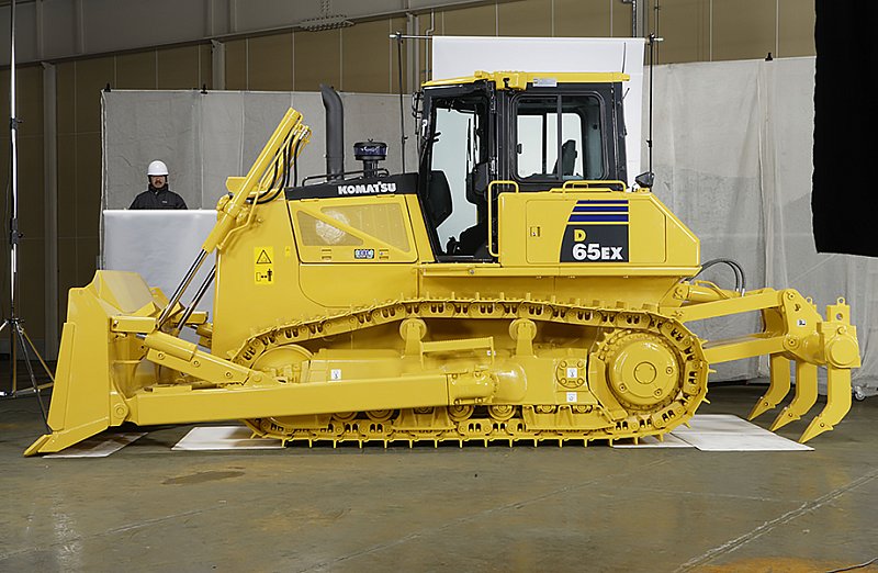 Бульдозер Komatsu D65PX-16