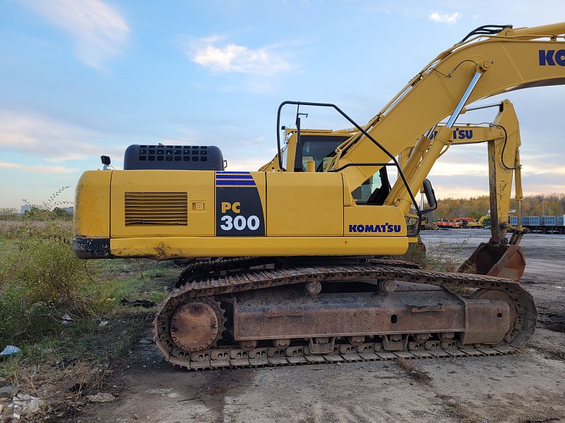 Гусеничный экскаватор Komatsu PC300-8M0 (82552)