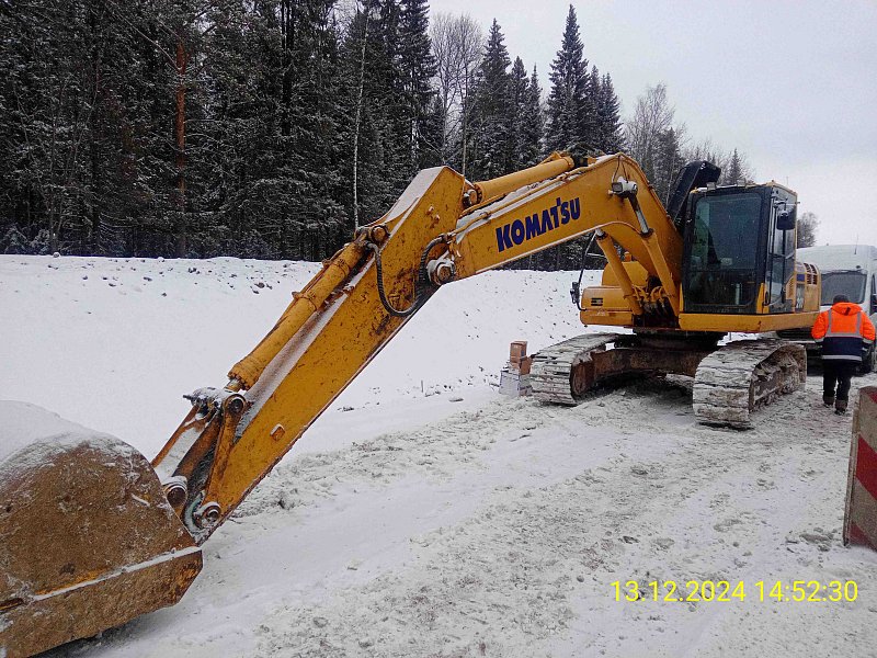 Гусеничный экскаватор Komatsu PC210-10M0 (Y205305)