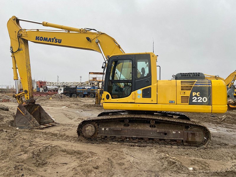 Гусеничный экскаватор Komatsu PC220-8 (85893)