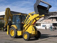 Экскаватор-погрузчик Komatsu WB93R-5 изображение 4