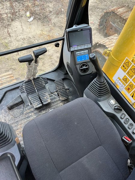 Гусеничный экскаватор Komatsu PC300-8M0 (Y301544)