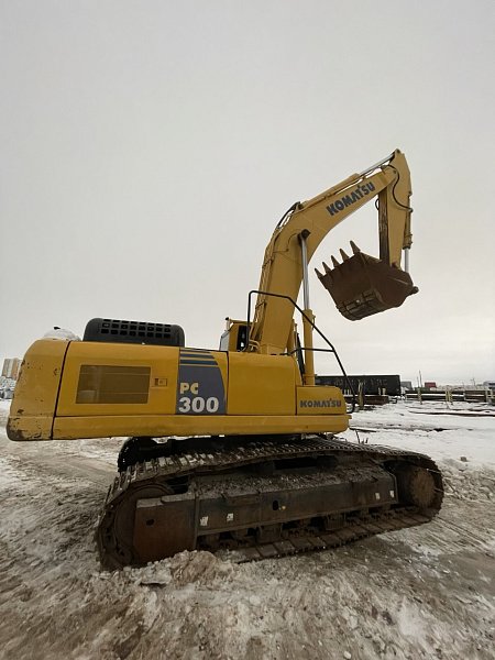 Гусеничный экскаватор Komatsu PC300-8M0 (Y301663)