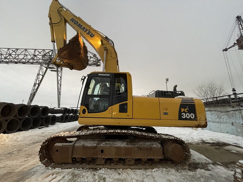 Гусеничный экскаватор Komatsu PC300-8M0 (Y301665)