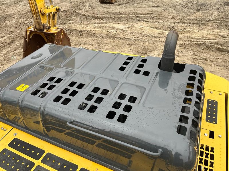 Гусеничный экскаватор Komatsu PC300-8M0 (Y301544)