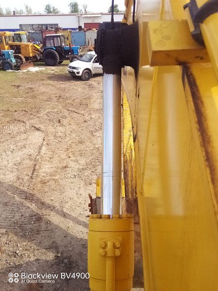 Гусеничный экскаватор Komatsu PC200-8M0 (Y201432)