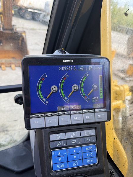 Гусеничный экскаватор Komatsu PC300-8M0 (Y301714)