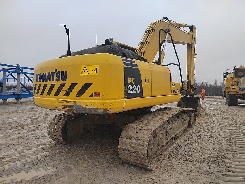 Гусеничный экскаватор Komatsu PC220-8 (85859)