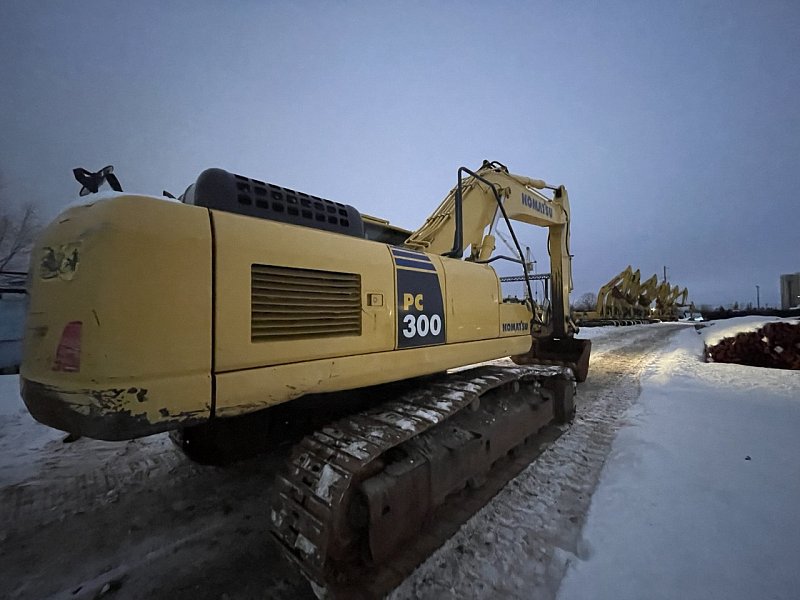 Гусеничный экскаватор Komatsu PC300-8M0 (Y301581)