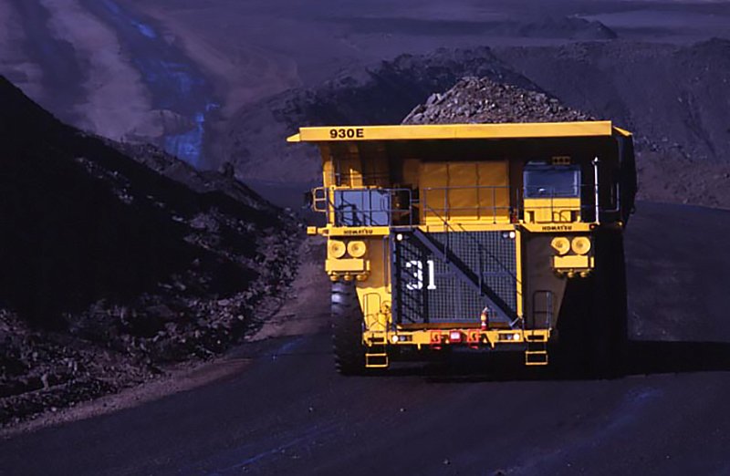 Самосвал Komatsu 930E-4