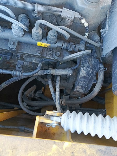 Гусеничный экскаватор Komatsu PC210-10M0 (DBCDR104)