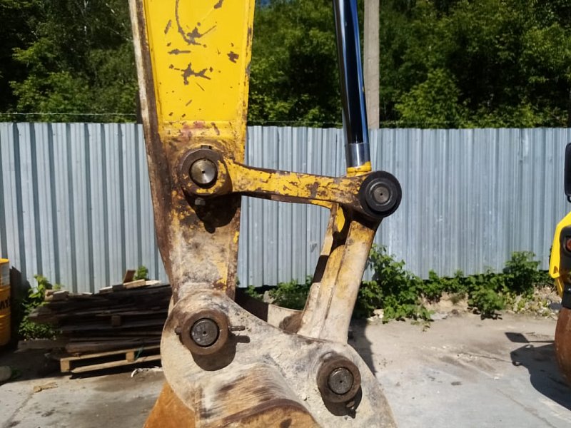 Гусеничный экскаватор Komatsu PC220-8 (85864)
