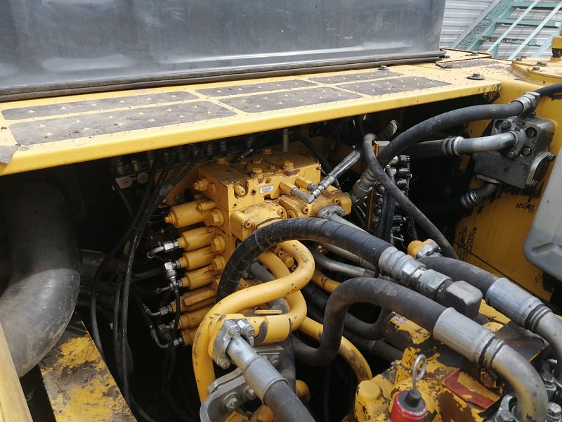 Гусеничный экскаватор Komatsu PC300-8M0 (Y301209)