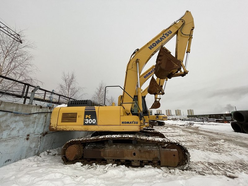 Гусеничный экскаватор Komatsu PC300-8M0 (Y301665)