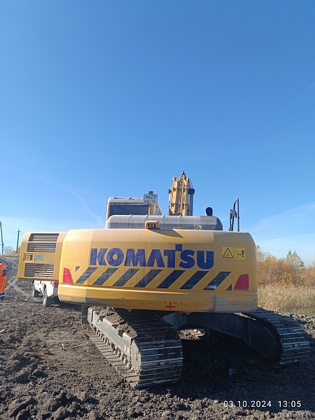 Гусеничный экскаватор Komatsu PC220-8 (101421)