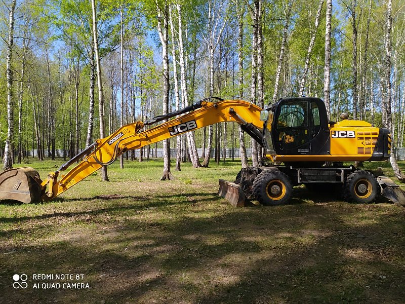 Колесный экскаватор JCB JS200WT2