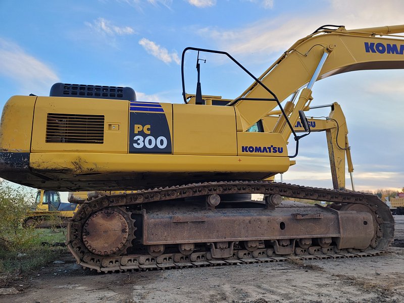 Гусеничный экскаватор Komatsu PC300-8M0 (82552)