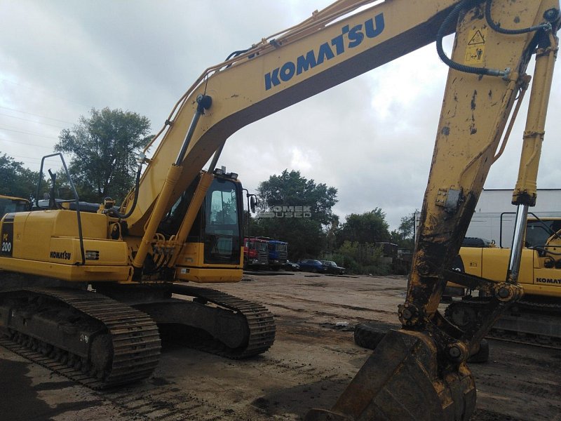 Гусеничный экскаватор Komatsu PC200-8M0 (Y201385)