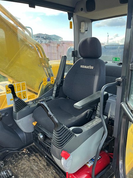 Гусеничный экскаватор Komatsu PC300-8M0 (DBBLR053)