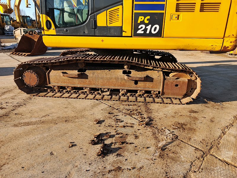 Гусеничный экскаватор Komatsu PC210-10M0 (DBCDR104)